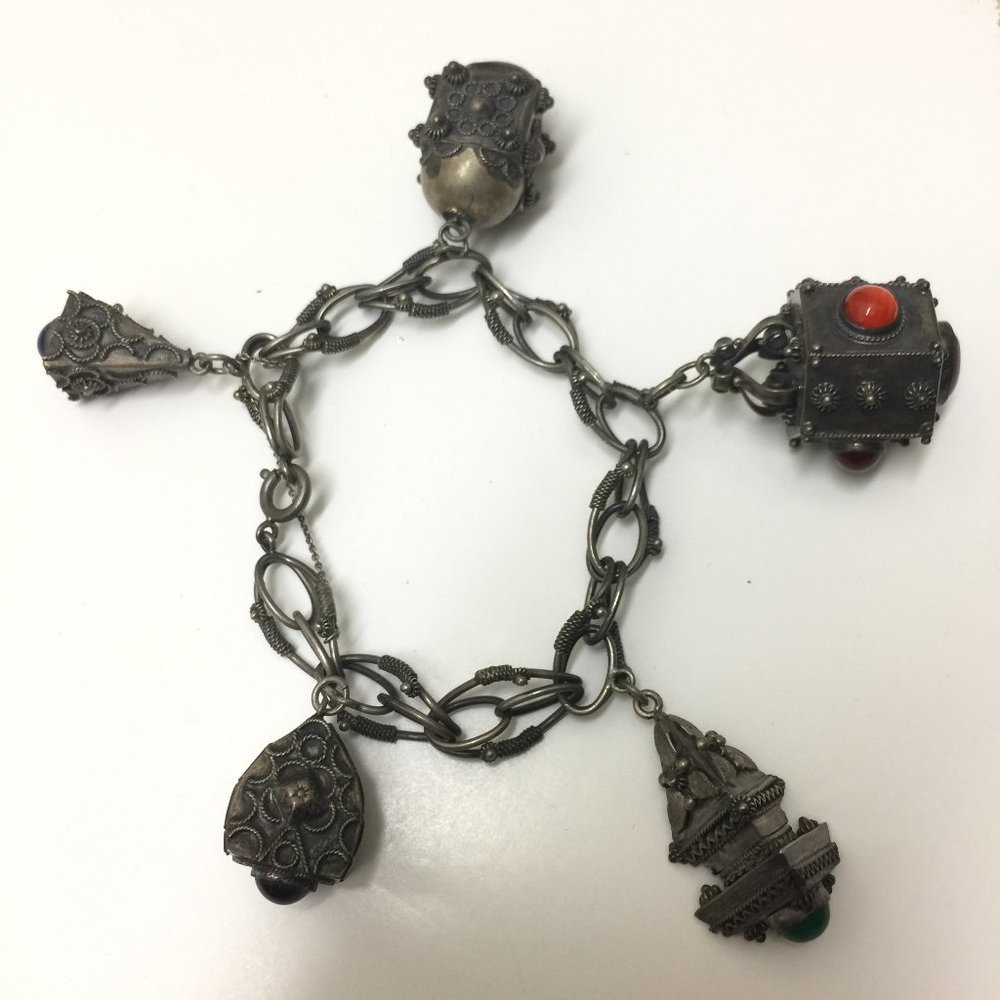 Vintage Estate WOMENS 700 Silver 5 CHARM FOB ETRUSCAN BRACELET 7.75
